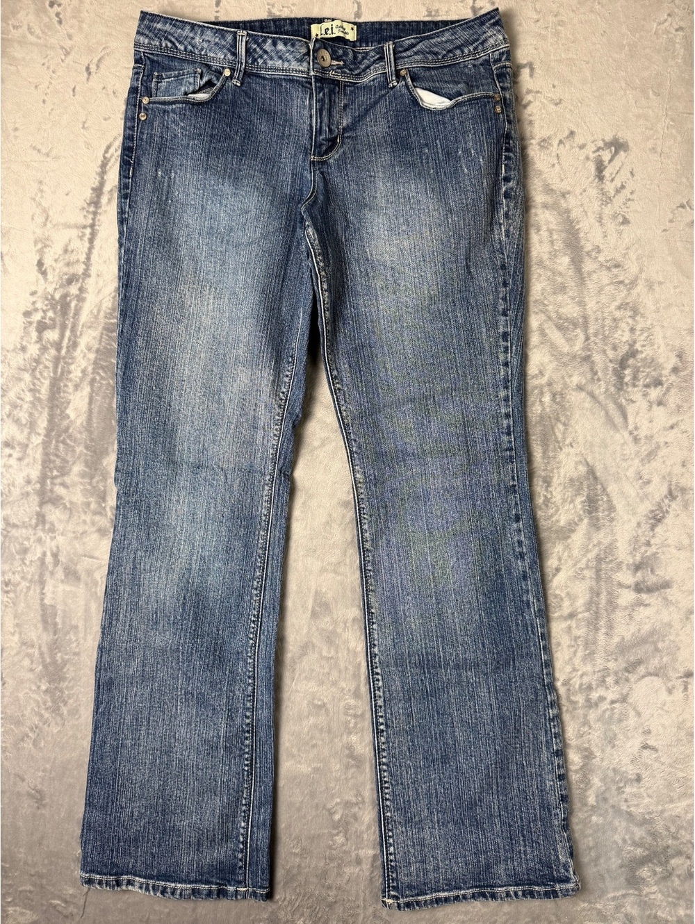 l.e.i. Ashley Trouble Womens Bootcut Jeans Size 17.5x31.5 Medium Wash Y2K Star